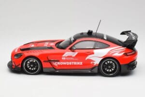 Mercedes AMG GT Black Series F1 Safety Car 2022 Minichamps 1:18 153032093 Druckguss — Bild 3 von 6
