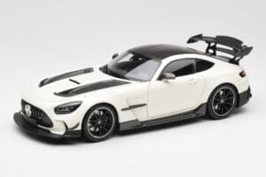 Mercedes AMG GT C190 Black Series Diamond White Metallic Minichamps 1:18 110032020 Druckguss