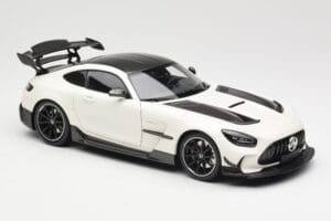 Mercedes AMG GT C190 Black Series Diamond White Metallic Minichamps 1:18 110032020 Druckguss — Bild 6 von 8