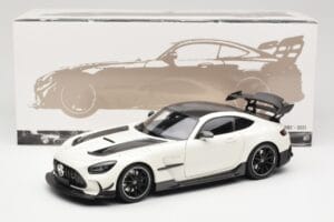 Mercedes AMG GT C190 Black Series Diamond White Metallic Minichamps 1:18 110032020 Druckguss — Bild 8 von 8