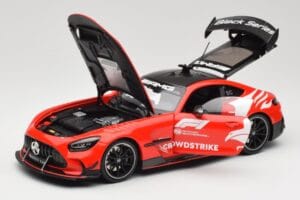 Mercedes AMG GT C190 Black Series Safety Car F1 2024 Minichamps 1:18 110032090 Druckguss — Bild 2 von 8