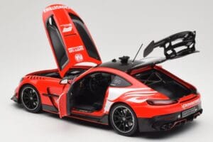Mercedes AMG GT C190 Black Series Safety Car F1 2024 Minichamps 1:18 110032090 Druckguss — Bild 5 von 8