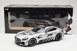 Mercedes AMG GT R C190 Safety Car F1 2019 Minichamps 1:18 155036090 Druckguss — Bild 6 von 6