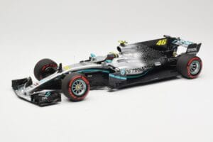 Mercedes AMG Petronas W08 V. Rossi Ride Swap Valencia December 2019 Minichamps 1:18 110191746 Druckguss
