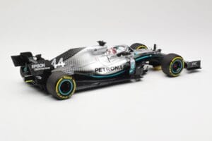 Mercedes AMG Petronas W10 #44 L. Hamilton Winner Chinese GP 2019 Minichamps 1:18 110190344 Druckguss — Bild 2 von 6