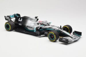 Mercedes AMG Petronas W10 #44 L. Hamilton Winner Chinese GP 2019 Minichamps 1:18 110190344 Druckguss — Bild 4 von 6