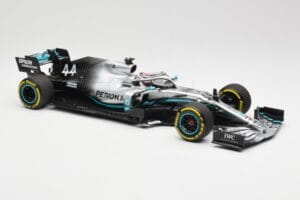 Mercedes AMG Petronas W10 #44 L. Hamilton F1 World Champion 2019 Minichamps 1:18 110190044 Druckguss — Bild 4 von 6
