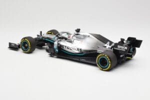 Mercedes AMG Petronas W10 #44 L. Hamilton F1 World Champion 2019 Minichamps 1:18 110190044 Druckguss — Bild 5 von 6