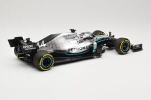 Mercedes AMG Petronas W10 #44 L. Hamilton F1 World Champion Dealer Edition 2019 Minichamps 1:18 B66960567 Druckguss — Bild 2 von 7