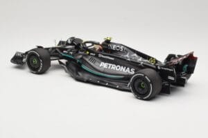 Mercedes AMG Petronas W14 E Performance #44 L. Hamilton Bahrain GP 2023 Minichamps 1:18 110230144 Druckguss — Bild 5 von 6
