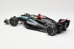 Mercedes AMG Petronas W15 E Performance #44 L. Hamilton 2024 Minichamps 1:18 110240144 Druckguss — Bild 3 von 6