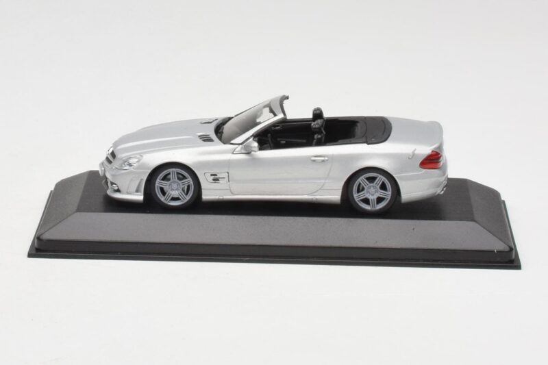Mercedes AMG SL63 R230 Silber Minichamps 1:43 B66960018-R Druckguss