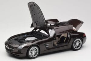 Mercedes AMG SLS C197 Brown Metallic Minichamps 1:18 100039028 Druckguss — Bild 2 von 8
