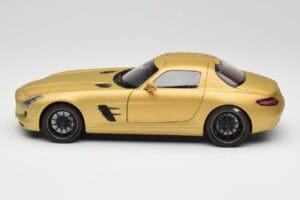 Mercedes AMG SLS C197 Gold Minichamps 1:18 100039024 Druckguss — Bild 4 von 8