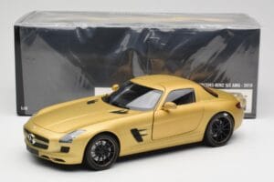 Mercedes AMG SLS C197 Gold Minichamps 1:18 100039024 Druckguss — Bild 8 von 8