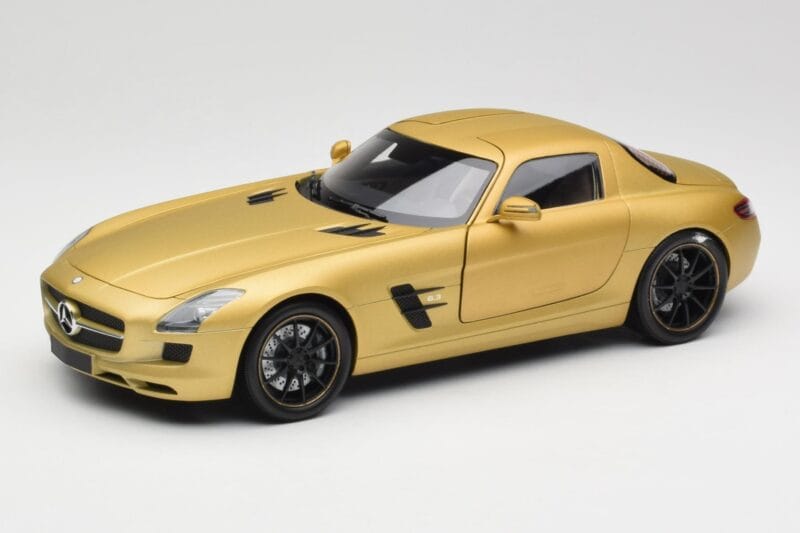 Mercedes AMG SLS C197 Gold Minichamps 1:18 100039024 Druckguss