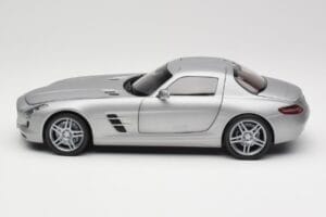 Mercedes AMG SLS C197 Grey Metallic Minichamps 1:18 100039025 Druckguss — Bild 4 von 8