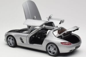 Mercedes AMG SLS C197 Grey Metallic Minichamps 1:18 100039025 Druckguss — Bild 5 von 8