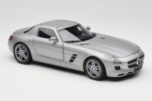 Mercedes AMG SLS C197 Grey Metallic Minichamps 1:18 100039025 Druckguss — Bild 6 von 8