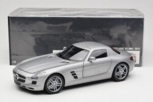 Mercedes AMG SLS C197 Grey Metallic Minichamps 1:18 100039025 Druckguss — Bild 8 von 8