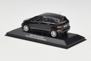 Mercedes B-Class W245 Fahrschule Schwarz Minichamps 1:43 MB005 Druckguss — Bild 3 von 4