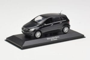 Mercedes B-Class W245 Cosmos Black Minichamps 1:43 B66962218 Druckguss — Bild 2 von 4