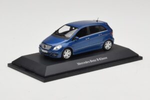 Mercedes B-Class W245 Lotus Blue Metallic Minichamps 1:43 B66962407 Druckguss — Bild 2 von 4