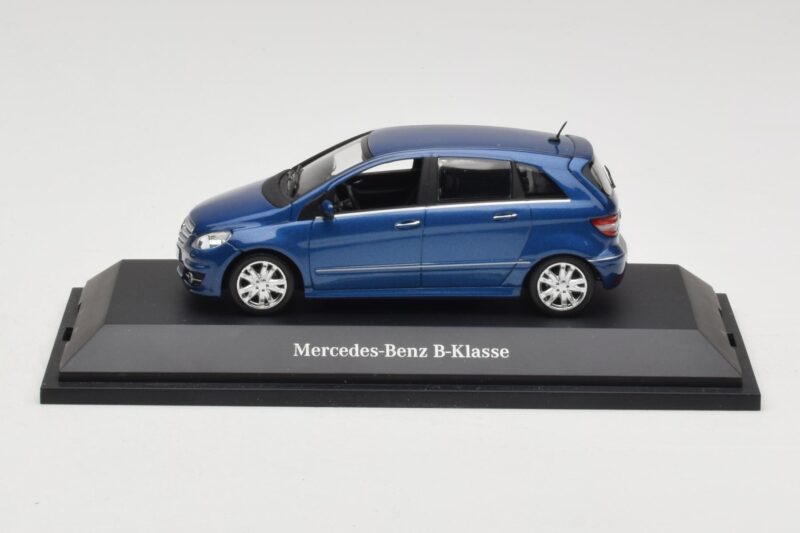 Mercedes B-Class W245 Lotus Blue Metallic Minichamps 1:43 B66962407 Druckguss