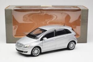 Mercedes B-Class W245 Silber Kyosho 1:18 B66962326 Druckguss — Bild 8 von 8