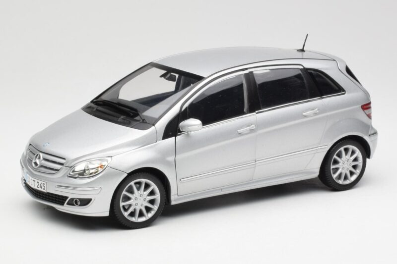 Mercedes B-Class W245 Silber Kyosho 1:18 B66962326 Druckguss