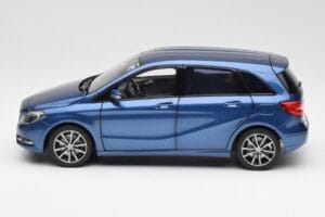 Mercedes B-Class W246 Lotus Blau Metallic Norev 1:18 B66961410 Druckguss — Bild 4 von 8