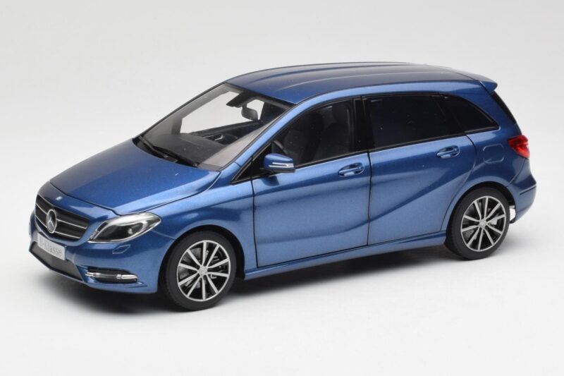 Mercedes B-Class W246 Lotus Blau Metallic Norev 1:18 B66961410 Druckguss