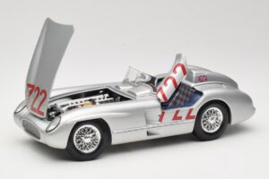 Mercedes 300 SLR W196S #722 S. Moss / D. Jenkinson Mille Miglia Winner 1955 Maisto 1:18 536887 Druckguss — Bild 2 von 8