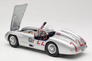 Mercedes 300 SLR W196S #722 S. Moss / D. Jenkinson Mille Miglia Winner 1955 Maisto 1:18 536887 Druckguss — Bild 5 von 8