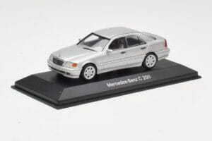 Mercedes C 200 W202 Iridium Silver Minichamps 1:43 B66040488 Druckguss — Bild 2 von 4