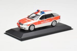 Mercedes C-Class S203 Notarzt Minichamps 1:43 430030190 Druckguss — Bild 2 von 4