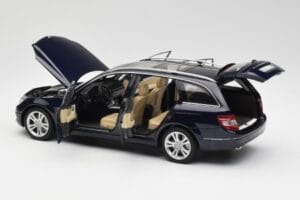 Mercedes C-Class S204 T-Modell Tanzanite Blau AUTOart 1:18 B66962352 Druckguss — Bild 5 von 8