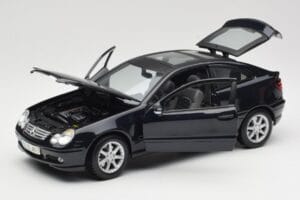 Mercedes C-Class Sports Coupe CL203 Blau Maisto 1:18 B66962124 Druckguss — Bild 2 von 8