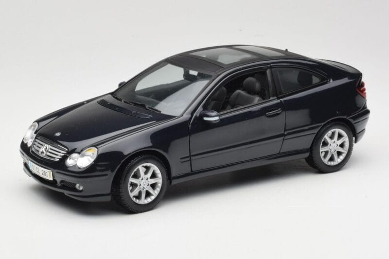 Mercedes C-Class Sports Coupe CL203 Blau Maisto 1:18 B66962124 Druckguss