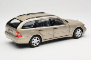 Mercedes C-Class T-Model W202 Smoke Silver Norev 1:18 183388 Druckguss — Bild 3 von 8