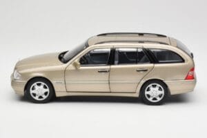 Mercedes C-Class T-Model W202 Smoke Silver Norev 1:18 183388 Druckguss — Bild 5 von 8