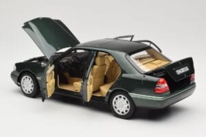 Mercedes C-Class W202 Malachite Green Norev 1:18 183372 Druckguss — Bild 3 von 8