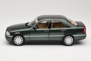 Mercedes C-Class W202 Malachite Green Norev 1:18 183372 Druckguss — Bild 7 von 8