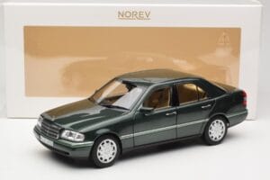 Mercedes C-Class W202 Malachite Green Norev 1:18 183372 Druckguss — Bild 8 von 8