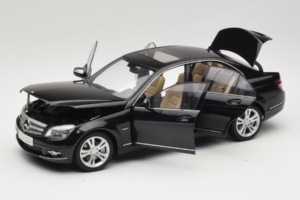 Mercedes C-Class W204 Obsidian Black AUTOart 1:18 B66962367 Druckguss — Bild 2 von 8