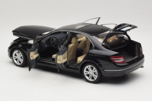 Mercedes C-Class W204 Obsidian Black AUTOart 1:18 B66962367 Druckguss — Bild 5 von 8