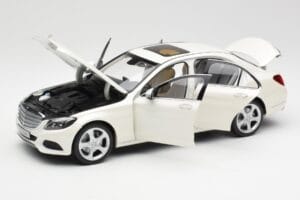 Mercedes C-Class W205 Diamond Weiß Metallic Norev 1:18 B66960256 Druckguss — Bild 2 von 8