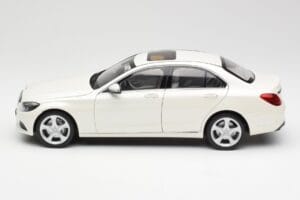Mercedes C-Class W205 Diamond Weiß Metallic Norev 1:18 B66960256 Druckguss — Bild 4 von 8