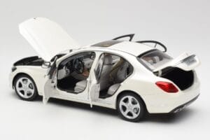 Mercedes C-Class W205 Diamond Weiß Metallic Norev 1:18 B66960256 Druckguss — Bild 5 von 8