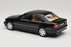 Mercedes C36 AMG W202 Obsidian Black Metallic Norev 1:18 183381 Druckguss — Bild 7 von 8